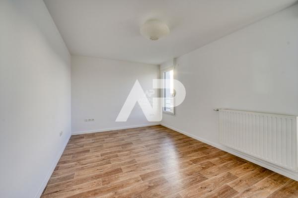 Appartement Nanterre 4 pièce(s) 76 m2 Loyer 1 620 €/mois charges comprises **  - Référence  15483