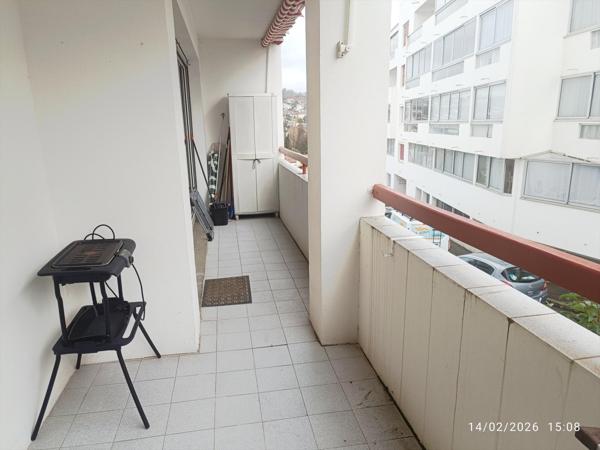 Centre de Hendaye T2 avec balcon et place de parking couverte