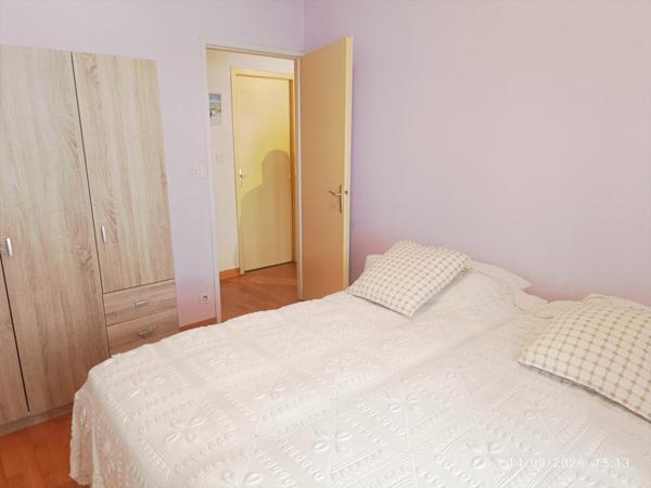 Centre de Hendaye T2 avec balcon et place de parking couverte