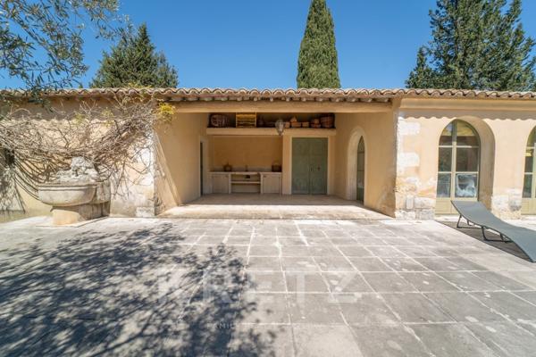 Domaine de 28 hectares entre Saint-Rémy-de-Provence et Avignon – Projet de propriété d’exception en