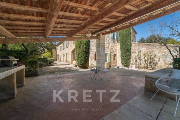 Domaine de 28 hectares entre Saint-Rémy-de-Provence et Avignon – Projet de propriété d’exception en