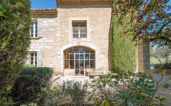 Domaine de 28 hectares entre Saint-Rémy-de-Provence et Avignon – Projet de propriété d’exception en