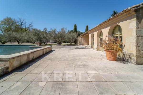 Domaine de 28 hectares entre Saint-Rémy-de-Provence et Avignon – Projet de propriété d’exception en