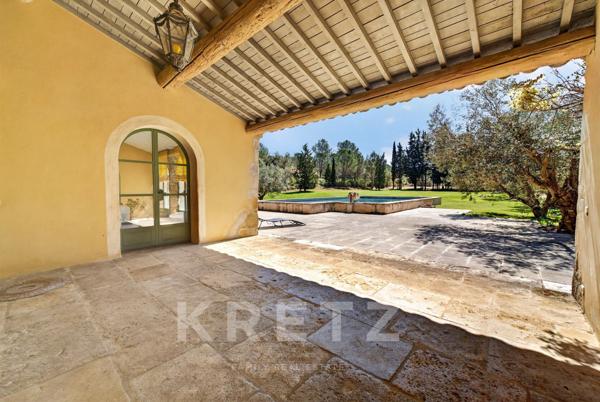 Domaine de 28 hectares entre Saint-Rémy-de-Provence et Avignon – Projet de propriété d’exception en