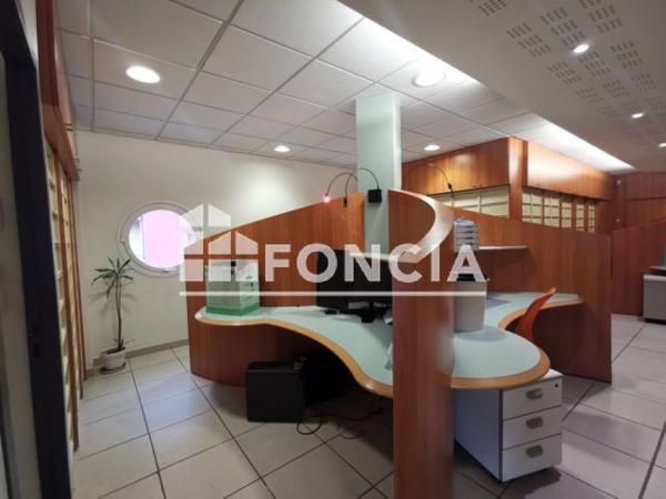 Local commercial 26 pièces à vendre