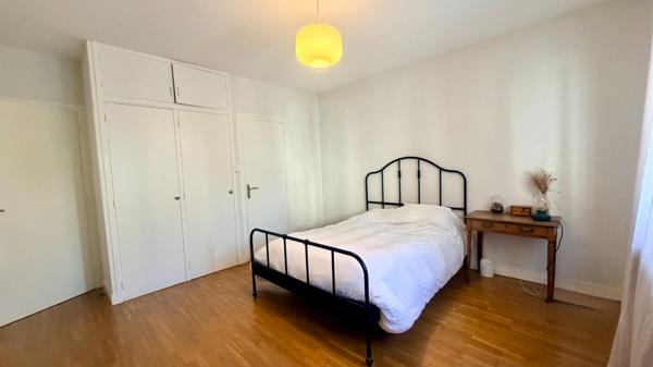 Maison de ville avec terrasse, balcon, jardin et gd garage en hyper centre de Clermont Ferrand