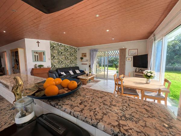 A vendre : Maison quartier des Vignes, plain-pied 5 pièces, studio