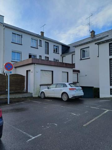 Immeuble  28 pièce(s) 732 m2 , 1,7 Ha