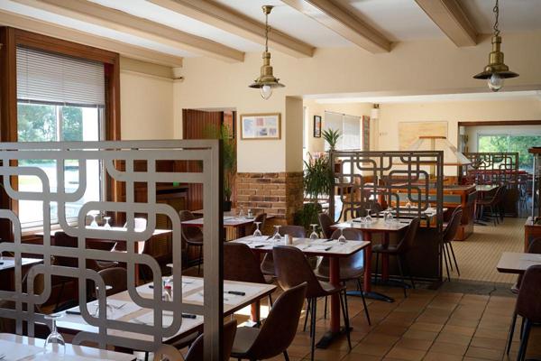 Immeuble  28 pièce(s) 732 m2 , 1,7 Ha