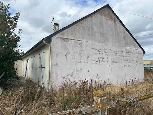 EXCLUSIVITE ZAMBON ENTREPRISES - MAYENNE - MAISON À RÉHABILITER - TERRAIN D'ENVIRON 1 000 M² , Mayenne