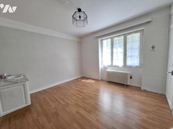 Ensemble immobilier à usage professionnel ou d'habitation: Proximité Gare