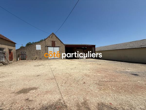 Vente Corps de ferme60 m² - 3 Pièces - SAINT PIERRE LES ETIEUX (18210)