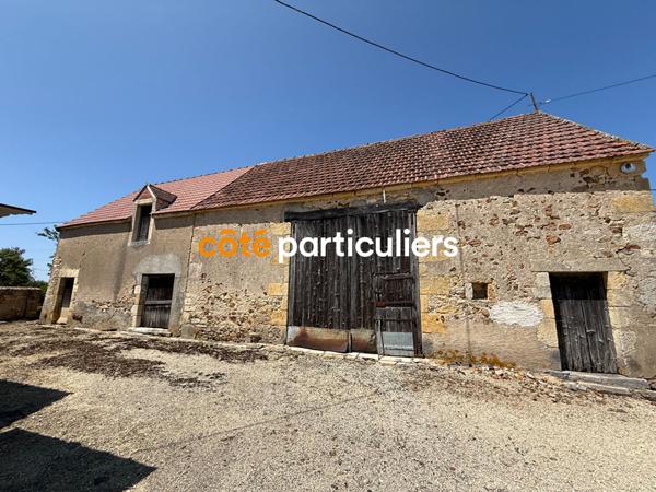 Vente Corps de ferme60 m² - 3 Pièces - SAINT PIERRE LES ETIEUX (18210)