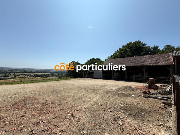 Vente Corps de ferme60 m² - 3 Pièces - SAINT PIERRE LES ETIEUX (18210)