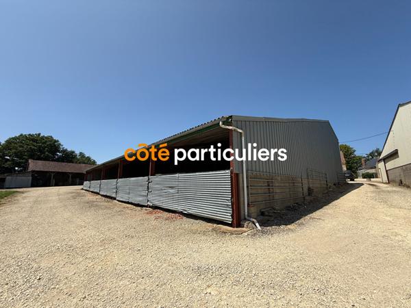 Vente Corps de ferme60 m² - 3 Pièces - SAINT PIERRE LES ETIEUX (18210)