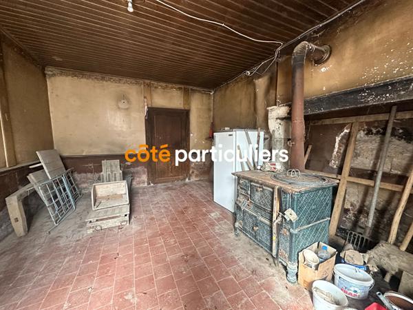Vente Corps de ferme60 m² - 3 Pièces - SAINT PIERRE LES ETIEUX (18210)