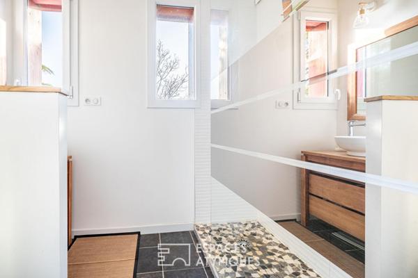 Maison ossature bois avec vue et piscine