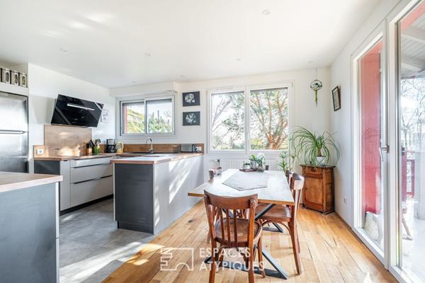 Maison ossature bois avec vue et piscine