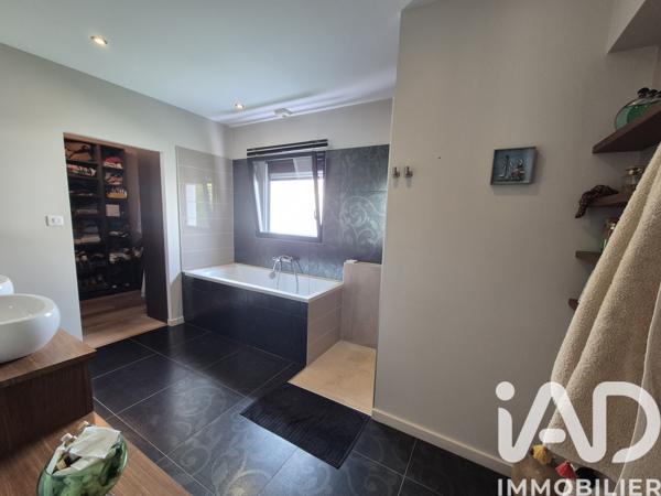 Maison à vendre 6 pièces 173 m² L'Houmeau