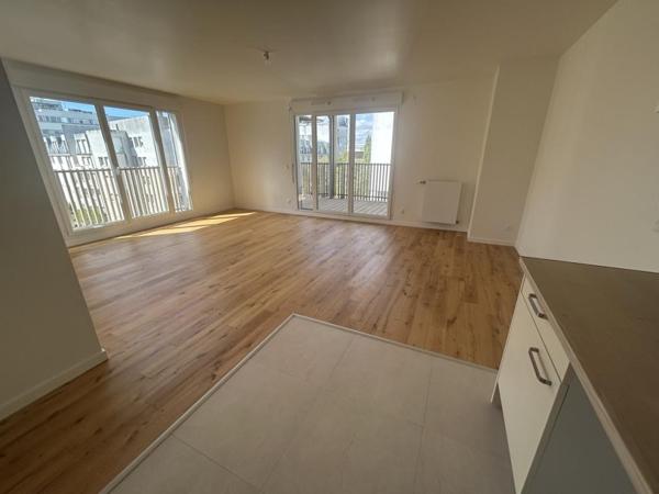 Location Appartement 87.01 m² - Pontoise 95300