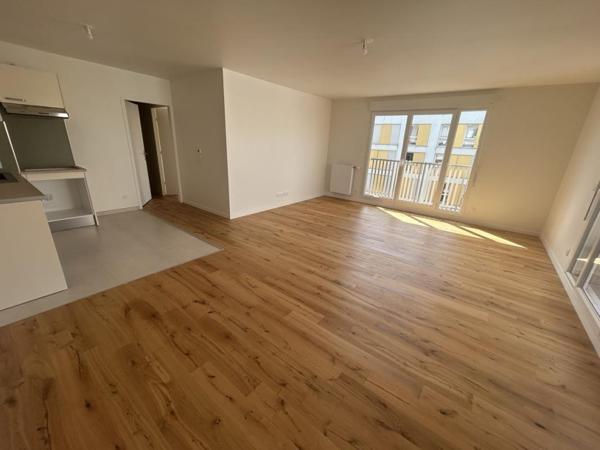 Location Appartement 87.01 m² - Pontoise 95300