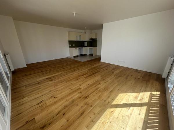 Location Appartement 87.01 m² - Pontoise 95300
