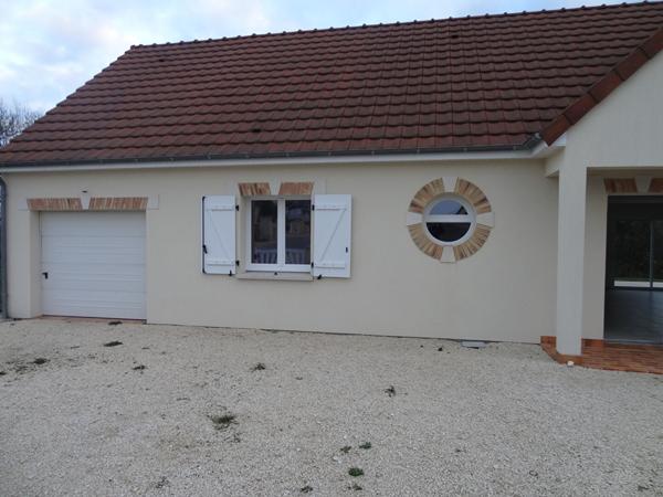Charmante maison de 3 pièces avec jardin clos situé à BAUGY