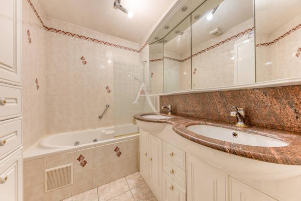 Appartement Emerainville 4 pièce(s) 82.2 m2