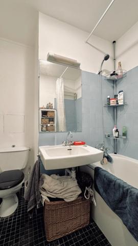 Paris 20e – Studio 28 m² environ – Balcon – 2e étage - vendu loué