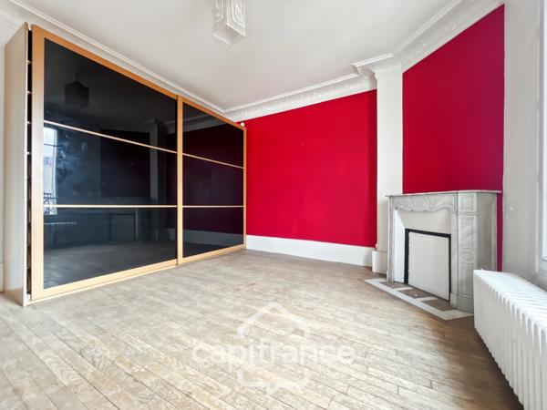 FONTENAY-SOUS-BOIS AUX PORTES DE VINCENNES – 50,45 m² – 260 000 € HAI – DERNIER ÉTAGE – CHARME DE L’ANCIEN