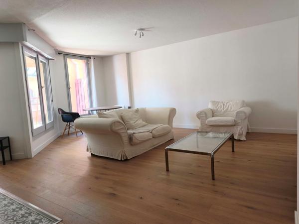 À proximité immédiate de Genève – T3 avec terrasse et gara