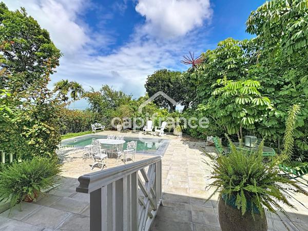 Villa de standing 4 CH avec piscine – Domaine sécurisé – Petit-Bourg