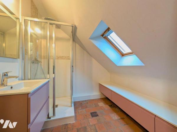 Propriété d'env. 209m² - 5-6 chambres - Possibilité activ. Lib