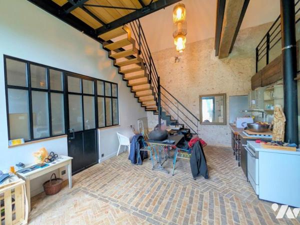 Propriété d'env. 209m² - 5-6 chambres - Possibilité activ. Lib