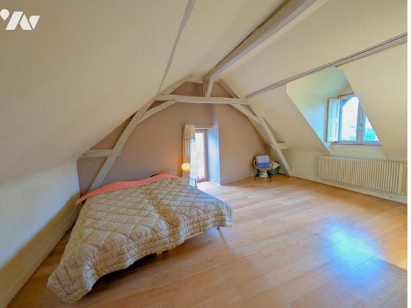 Propriété d'env. 209m² - 5-6 chambres - Possibilité activ. Lib