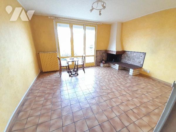 POITIERS, pavillon des années 70 à rénover et 10 minutes du Centre-ville