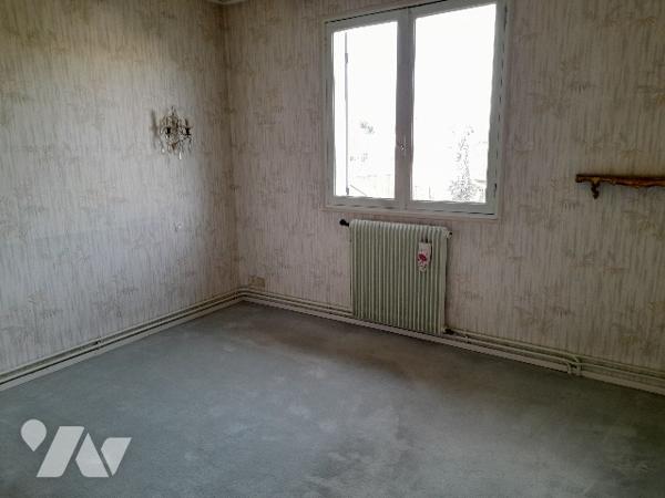 POITIERS, pavillon des années 70 à rénover et 10 minutes du Centre-ville