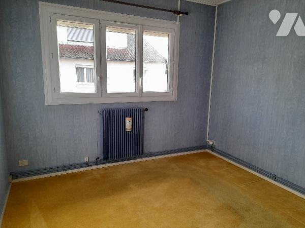 POITIERS, pavillon des années 70 à rénover et 10 minutes du Centre-ville