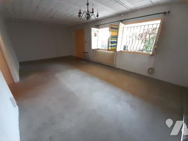 POITIERS, pavillon des années 70 à rénover et 10 minutes du Centre-ville