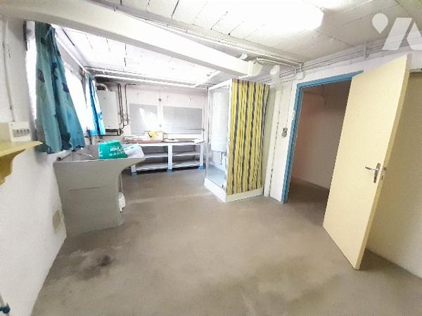 POITIERS, pavillon des années 70 à rénover et 10 minutes du Centre-ville