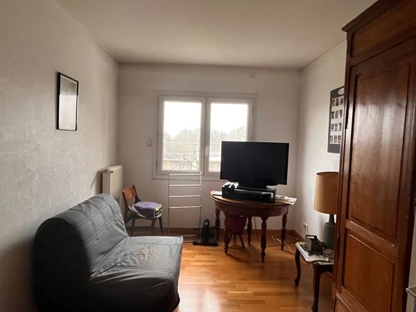 Appartement 5 pièces lumineux au dernier étage à vendre à Saumur centre