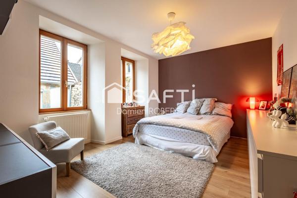 GRANDE APPARTEMENT AU CENTRE DU VILLAGE