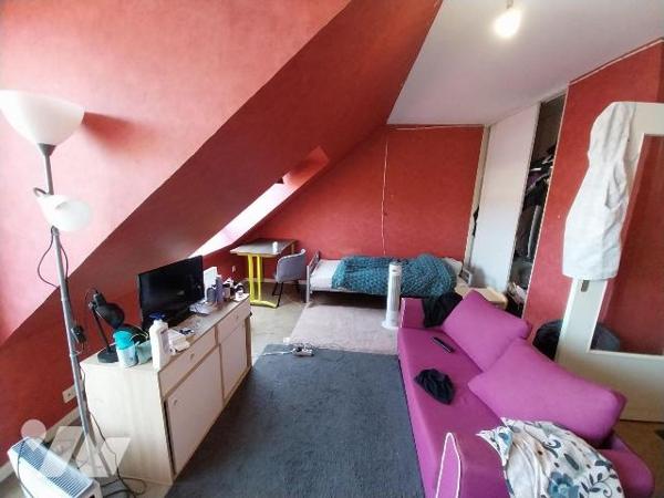 CHATEAUBOURG. Dans résidence "Le Clos ST PIERRE" de 1997, appartement de type studio de 25.98 m...