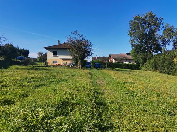 Terrain de 801 m² _ A vendre sur Charvonnex _ Libre de constructeur et viabilisé