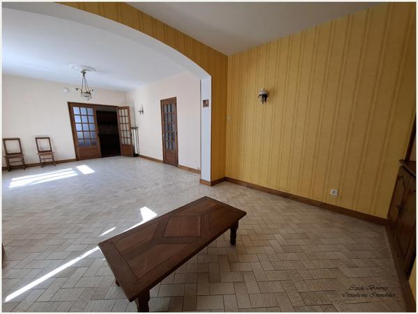 À VENDRE – Maison individuelle 6 pièces avec de beaux volumes et grenier aménageable à Châtenois (88)