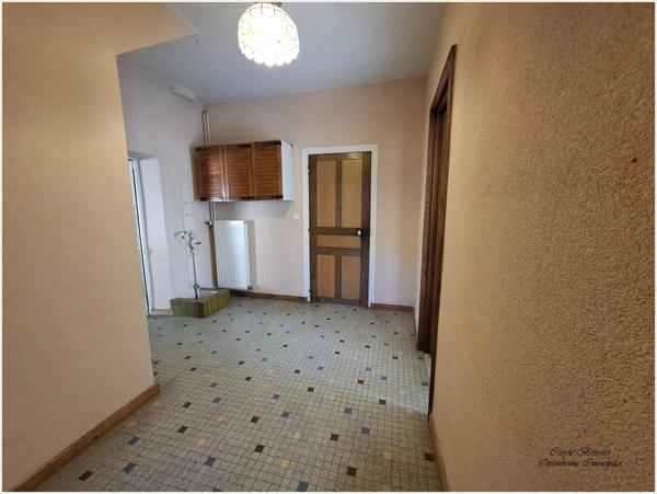 À VENDRE – Maison individuelle 6 pièces avec de beaux volumes et grenier aménageable à Châtenois (88)