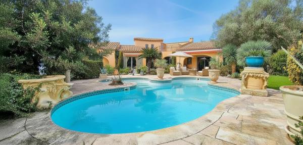 Belle Propriété atypique 207m² piscine Saint-Cyprien- 66750 Saint cyprien