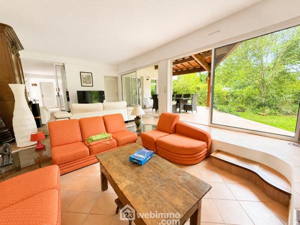 Villas 220 m² à Saint-Aunès 34130