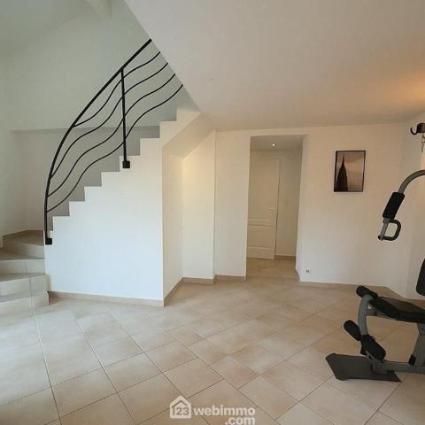 Villas 220 m² à Saint-Aunès 34130