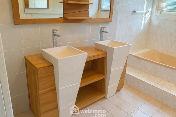 Villas 220 m² à Saint-Aunès 34130